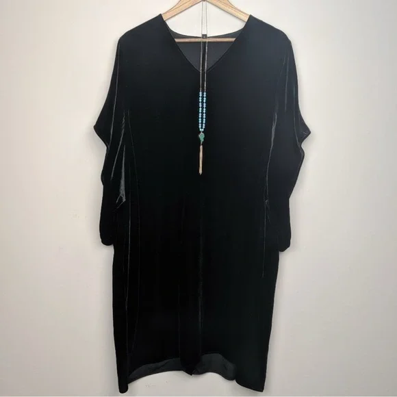 Eileen Fisher | V-Neck Velvet Kimono
Dress Black size L - Picture 7 of 7